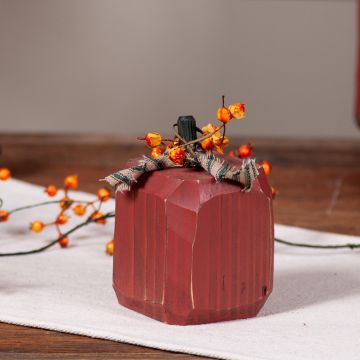 Short Thin Wooden Pumpkin in terra