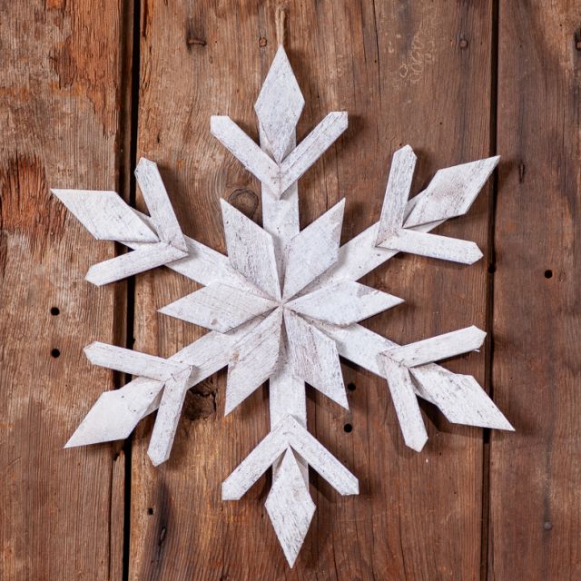 Irvins Tinware: 21.5-Inch Wooden Slat Snowflake